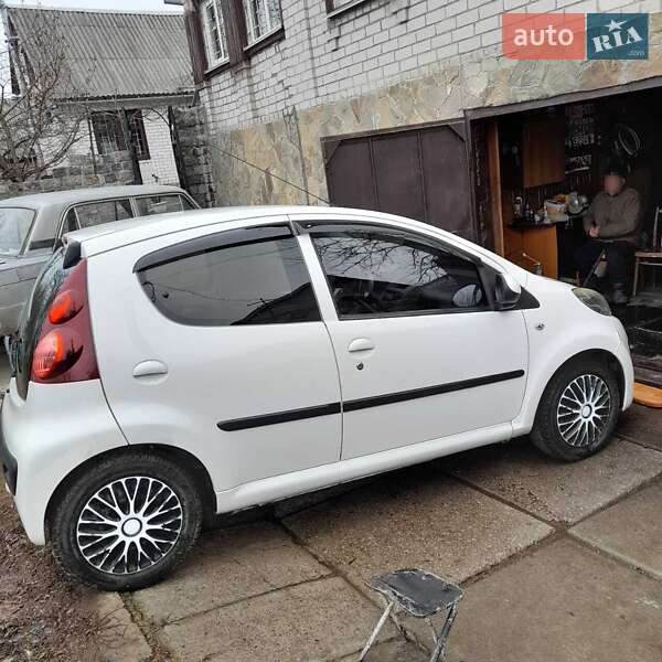 Хэтчбек Peugeot 107 2012 в Харькове