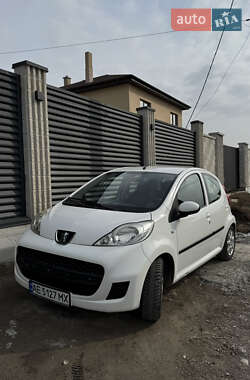 Хэтчбек Peugeot 107 2011 в Днепре