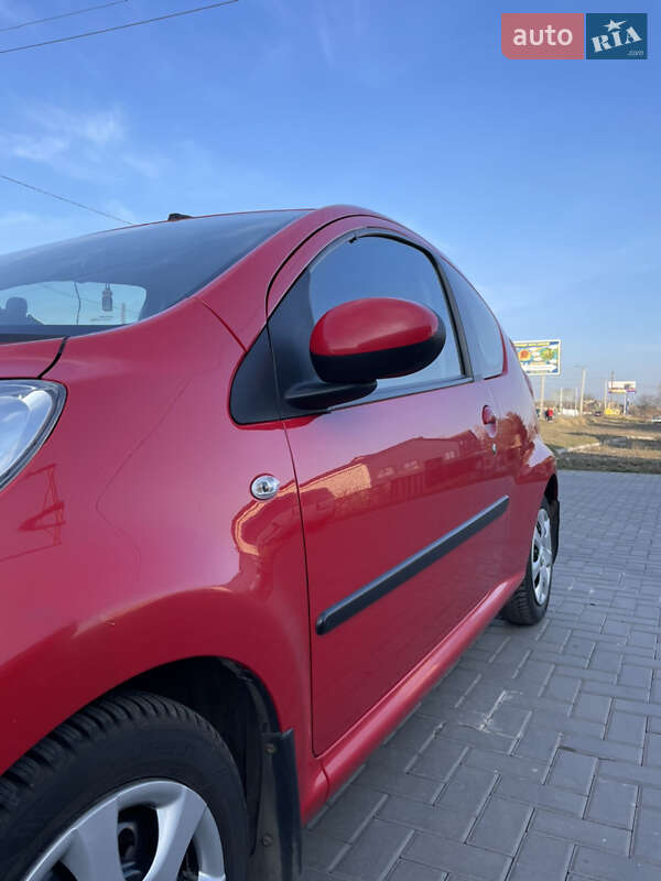 Хетчбек Peugeot 107 2011 в Кропивницькому