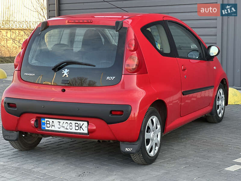 Хетчбек Peugeot 107 2011 в Кропивницькому