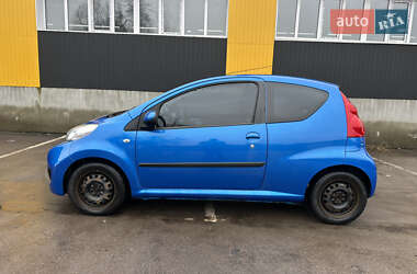 Хетчбек Peugeot 107 2011 в 