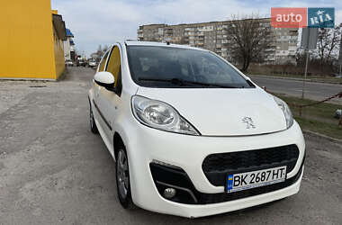 Хетчбек Peugeot 107 2012 в 