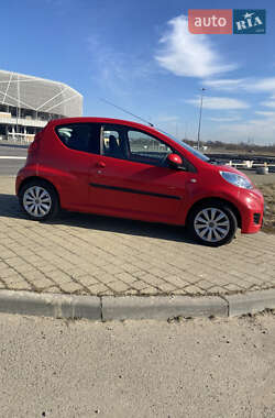 Peugeot 107 2011 Peugeot 107 2011