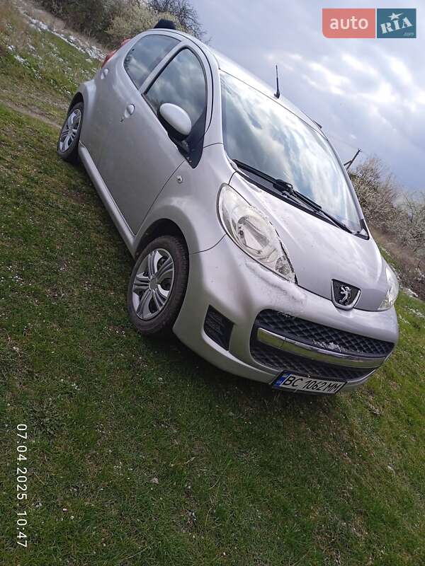 Хетчбек Peugeot 107 2010 в Жовкві