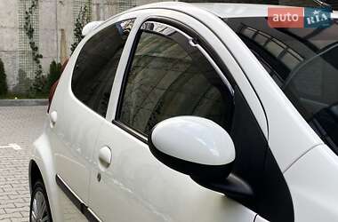 Хетчбек Peugeot 107 2013 в 