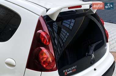 Хетчбек Peugeot 107 2013 в 
