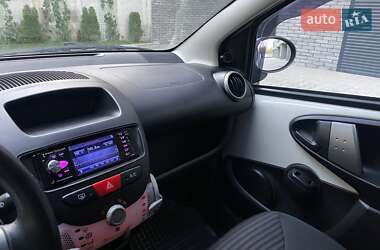 Хетчбек Peugeot 107 2013 в 