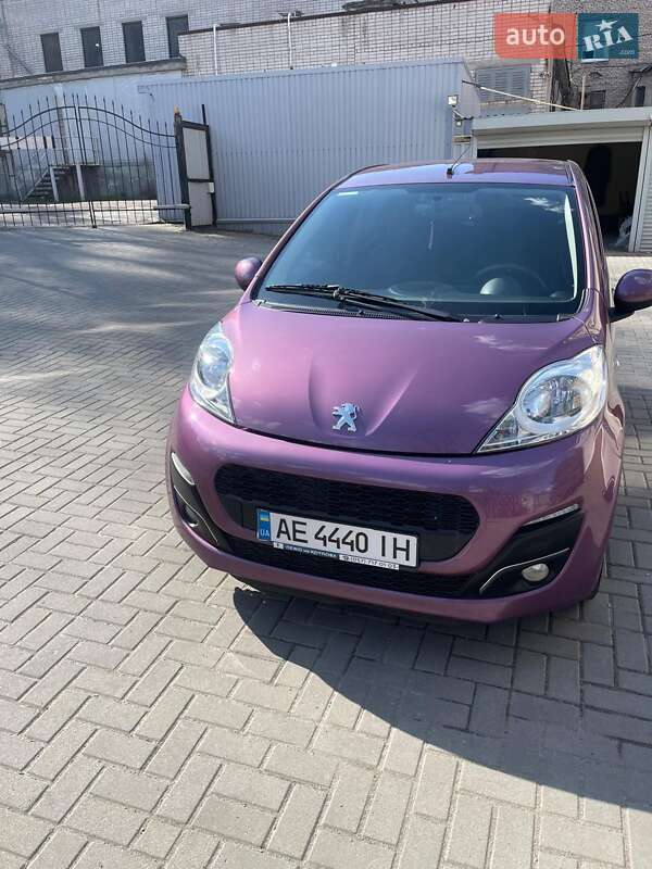 Хетчбек Peugeot 107 2014 в 