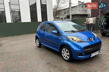 Хэтчбек Peugeot 107 2009 в 