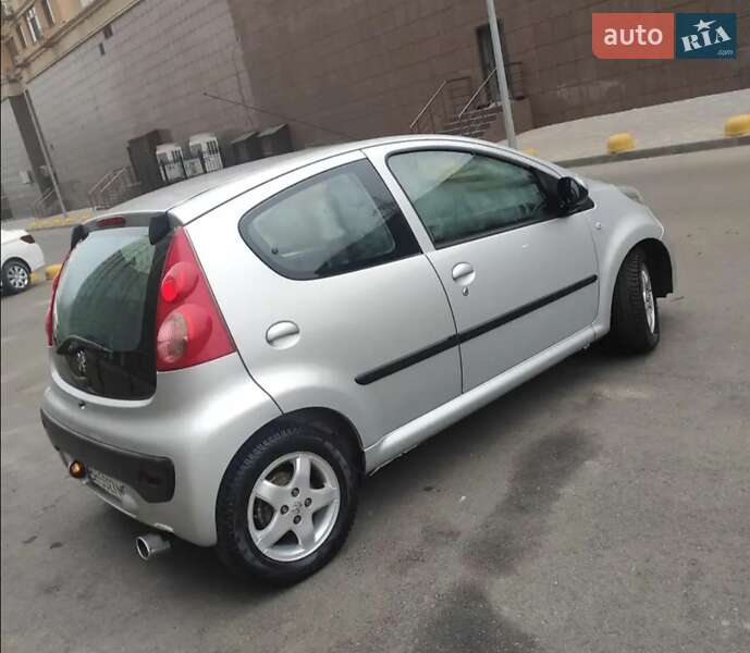Хетчбек Peugeot 107 2008 в Подільську