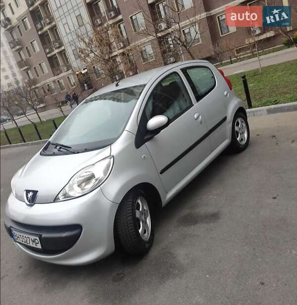 Хетчбек Peugeot 107 2008 в Подільську