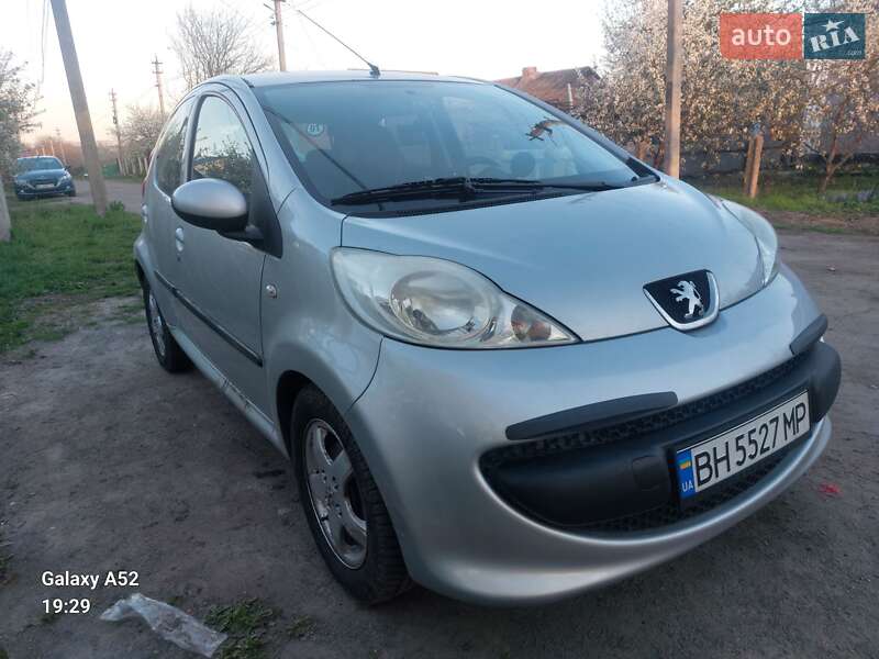 Хетчбек Peugeot 107 2008 в Подільську