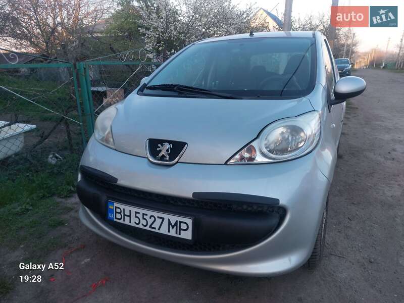 Хетчбек Peugeot 107 2008 в Подільську