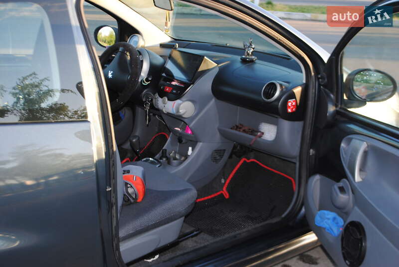 Хэтчбек Peugeot 107 2009 в Буче
