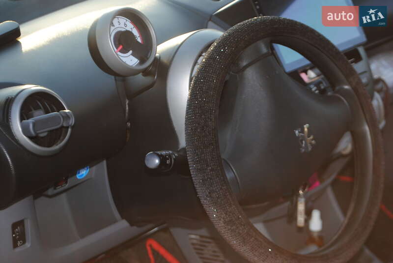 Хэтчбек Peugeot 107 2009 в Буче