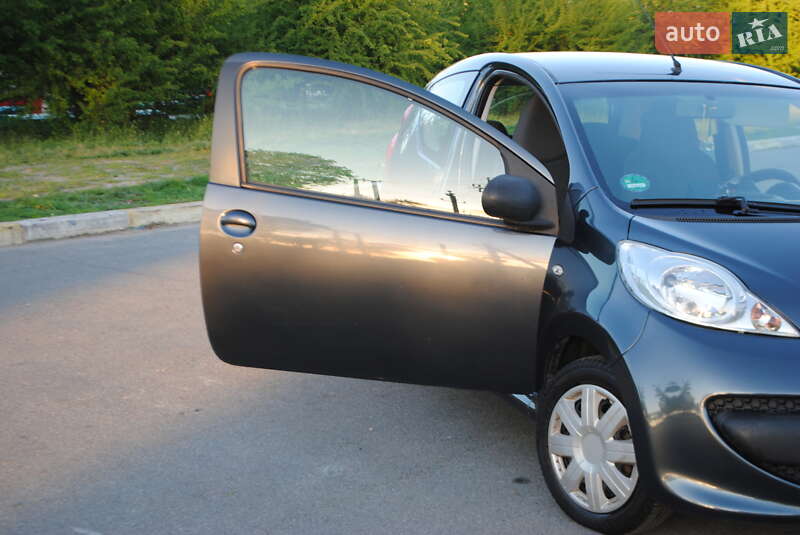 Хэтчбек Peugeot 107 2009 в Буче