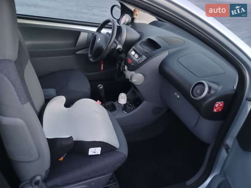 Хетчбек Peugeot 107 2008 в Кам'янець-Подільському