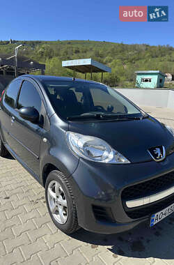 Peugeot 107 2010 Peugeot 107 2010