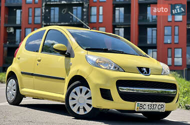 Хетчбек Peugeot 107 2012 в 
