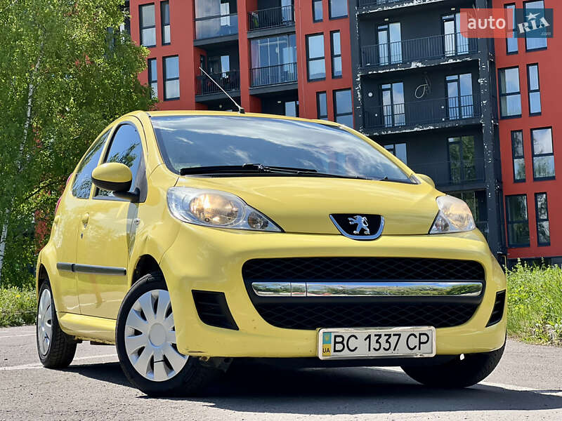 Хетчбек Peugeot 107 2012 в 