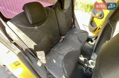 Хетчбек Peugeot 107 2012 в 