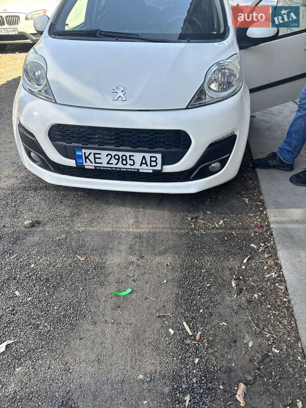 Хэтчбек Peugeot 107 2012 в Буче