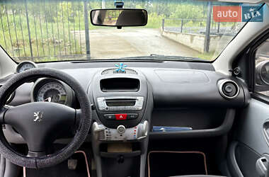 Хетчбек Peugeot 107 2011 в 