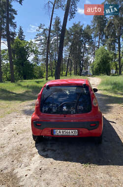 Хэтчбек Peugeot 107 2005 в 
