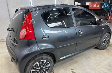 Хэтчбек Peugeot 107 2008 в 