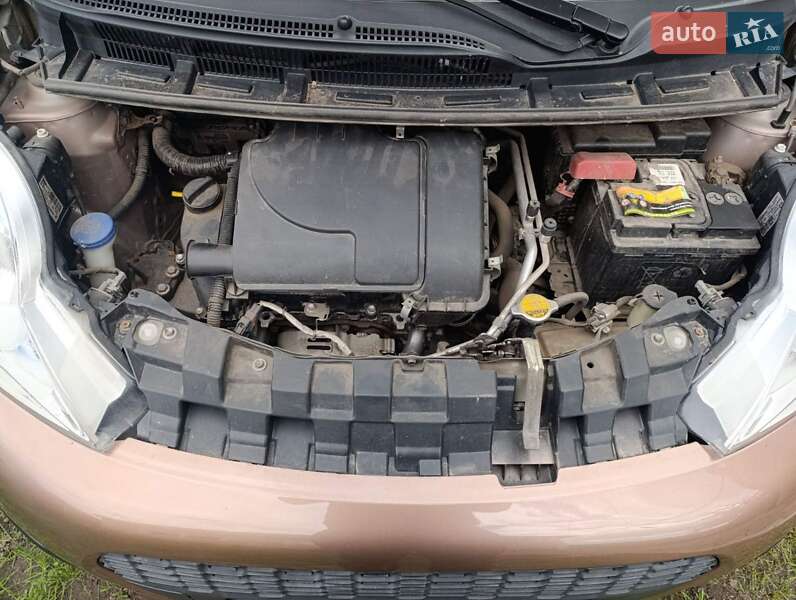 Хэтчбек Peugeot 107 2013 в Карловке