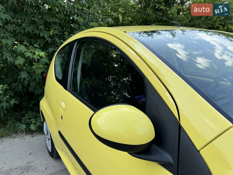 Хетчбек Peugeot 107 2011 в Дрогобичі