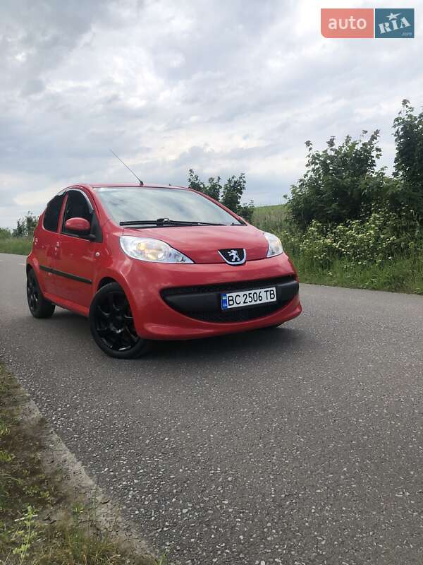 Хетчбек Peugeot 107 2007 в Щирце