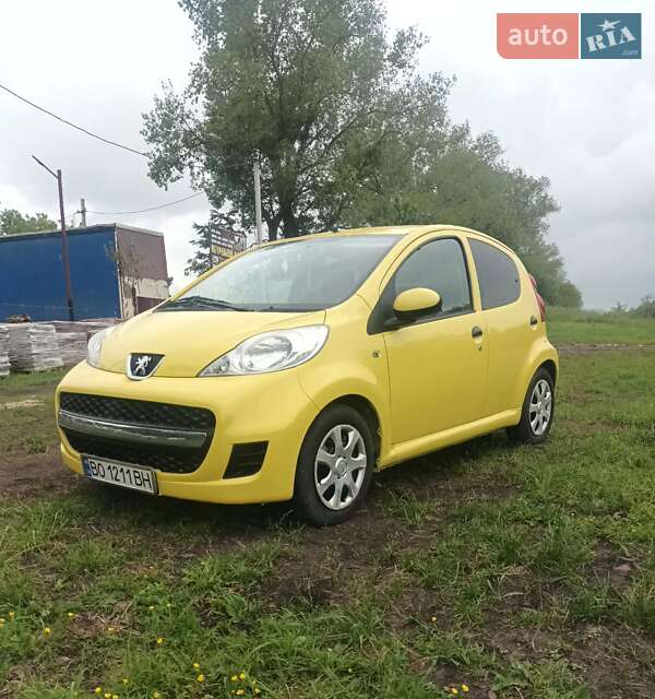 Хэтчбек Peugeot 107 2011 в Теребовле