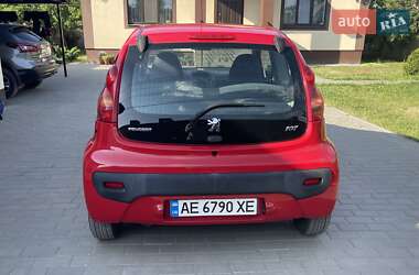 Хэтчбек Peugeot 107 2011 в 