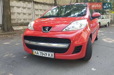 Хэтчбек Peugeot 107 2010 в Киеве