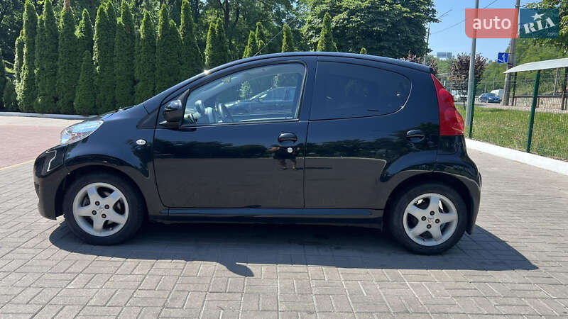 Хетчбек Peugeot 107 2011 в Києві