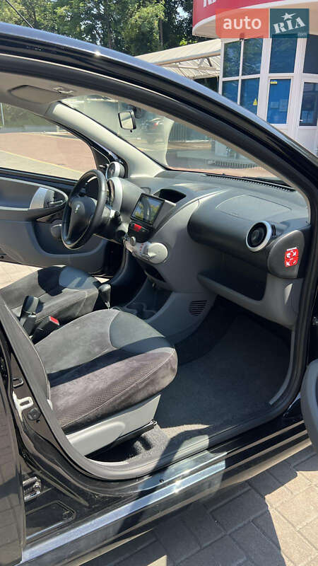 Хетчбек Peugeot 107 2011 в Києві