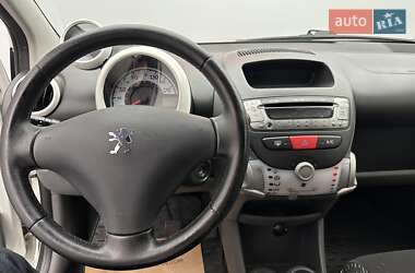 Хетчбек Peugeot 107 2011 в 