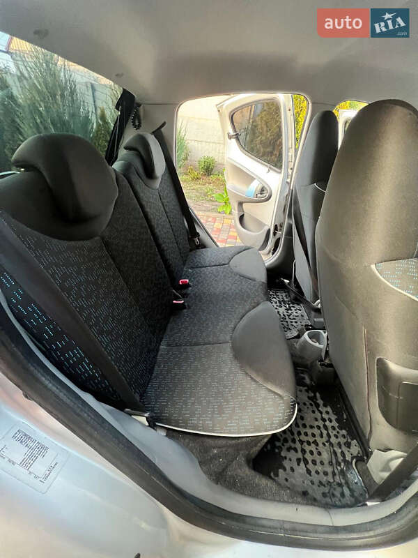 Хэтчбек Peugeot 107 2010 в Днепре