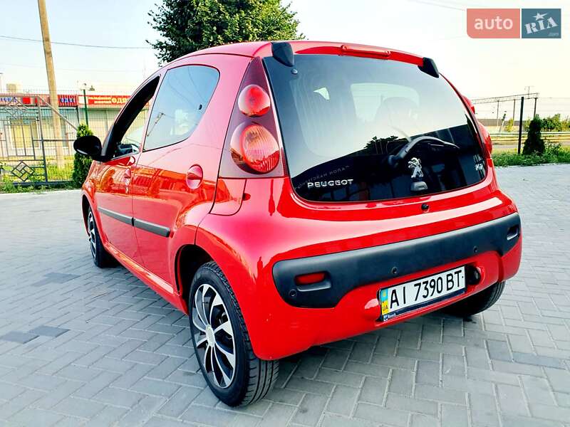 Хетчбек Peugeot 107 2013 в Попільні