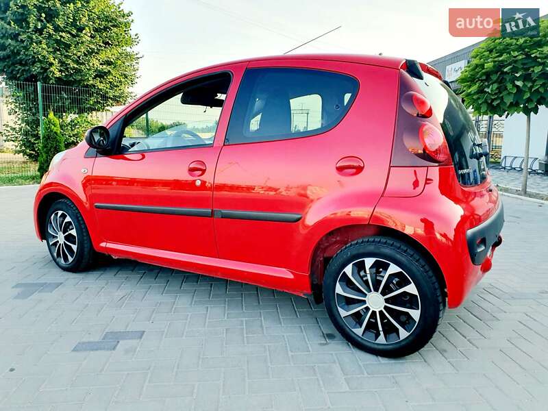Хетчбек Peugeot 107 2013 в Попільні