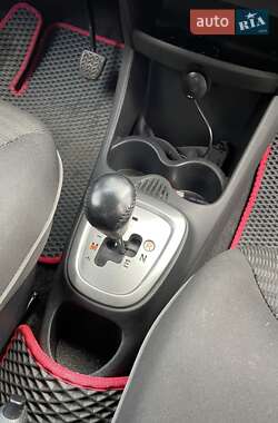 Хетчбек Peugeot 107 2012 в 