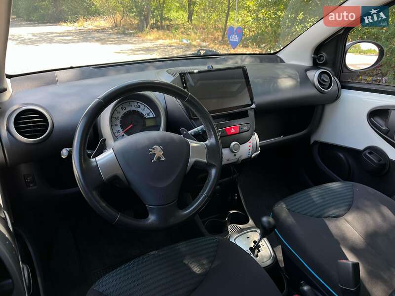 Хетчбек Peugeot 107 2012 в Вільногірську