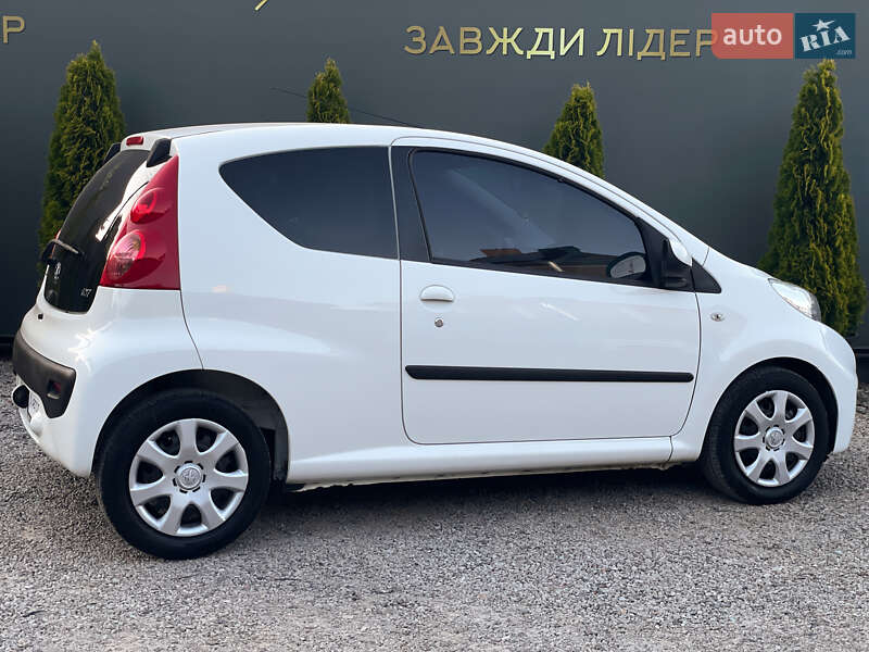 Хетчбек Peugeot 107 2011 в Одесі
