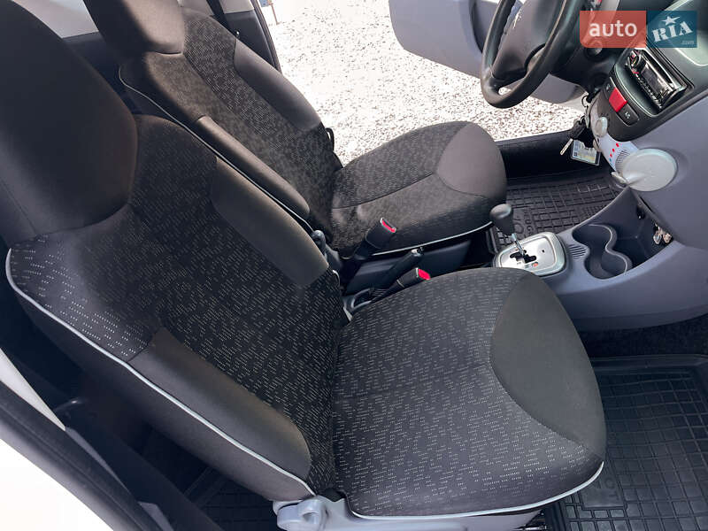 Хетчбек Peugeot 107 2011 в Одесі