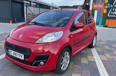 Хетчбек Peugeot 107 2012 в 
