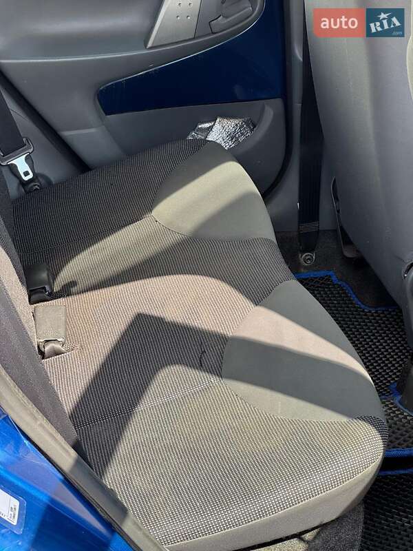 Хэтчбек Peugeot 107 2007 в Киеве