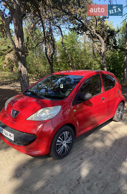 Хетчбек Peugeot 107 2008 в Дніпрі