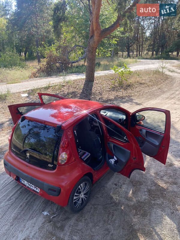 Хетчбек Peugeot 107 2008 в Дніпрі