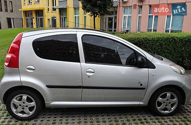Хэтчбек Peugeot 107 2011 в Киеве